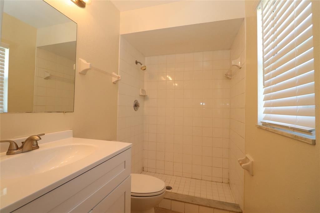 En Renta: $2,000 (3 camas, 2 baños, 1338 Pies cuadrados)