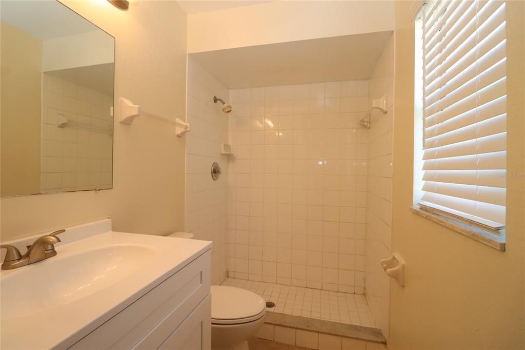 En Renta: $2,000 (3 camas, 2 baños, 1338 Pies cuadrados)