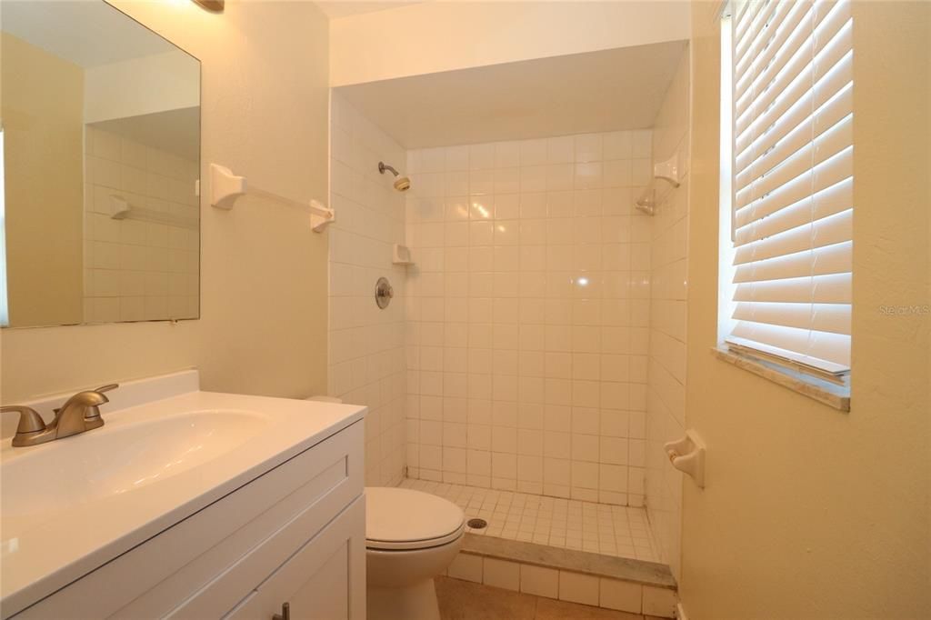 En Renta: $2,000 (3 camas, 2 baños, 1338 Pies cuadrados)