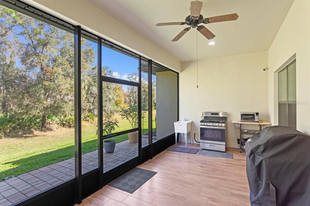 For Sale: $560,000 (4 beds, 3 baths, 2327 Square Feet)