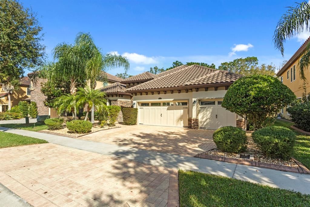 For Sale: $560,000 (4 beds, 3 baths, 2327 Square Feet)