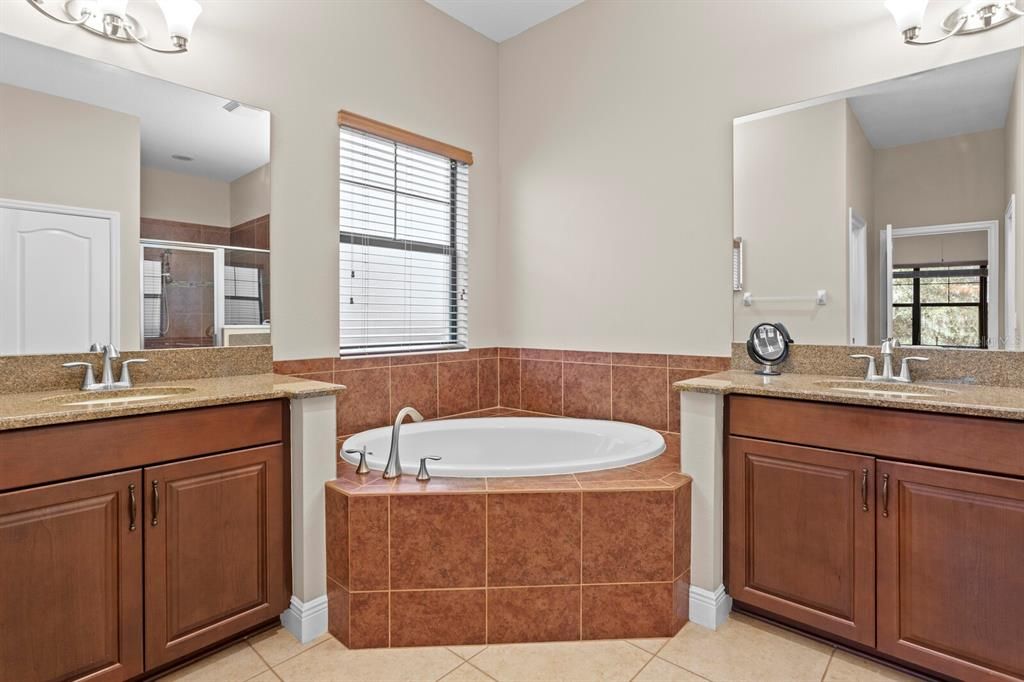 For Sale: $560,000 (4 beds, 3 baths, 2327 Square Feet)