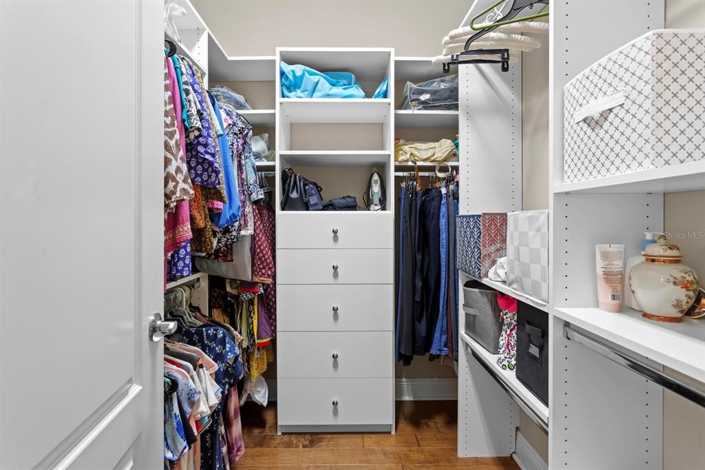 For Sale: $560,000 (4 beds, 3 baths, 2327 Square Feet)