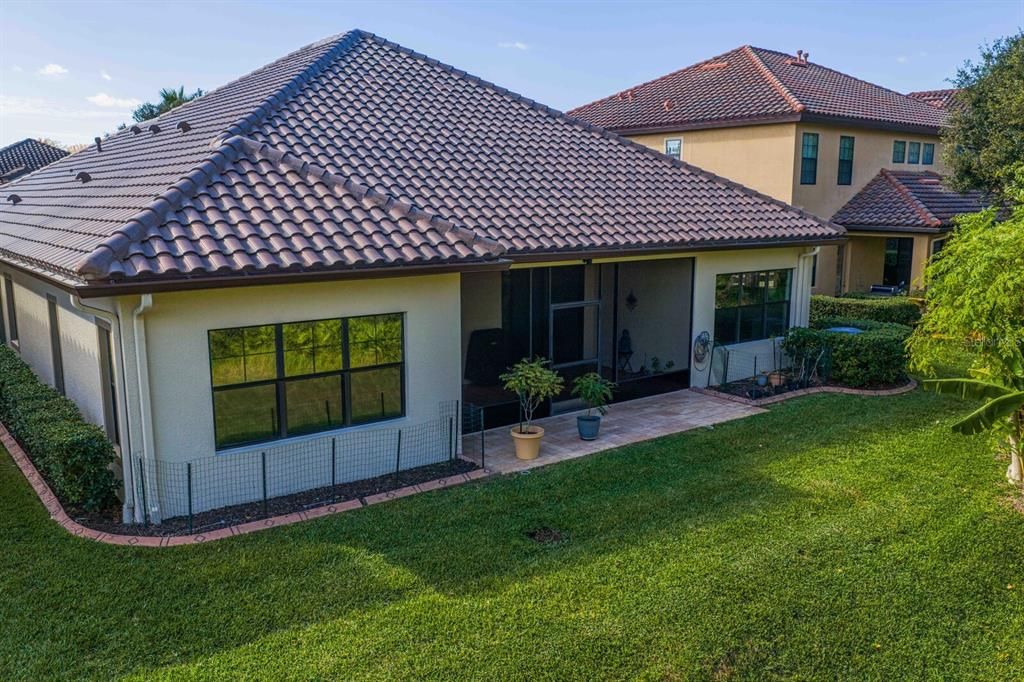 For Sale: $560,000 (4 beds, 3 baths, 2327 Square Feet)