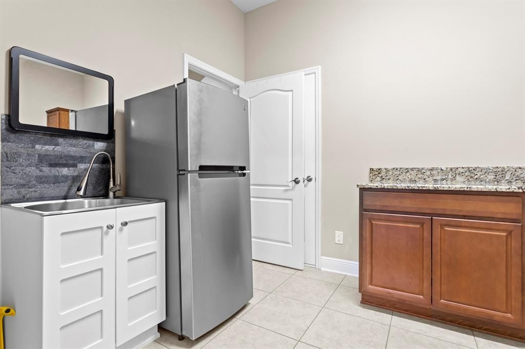 For Sale: $560,000 (4 beds, 3 baths, 2327 Square Feet)