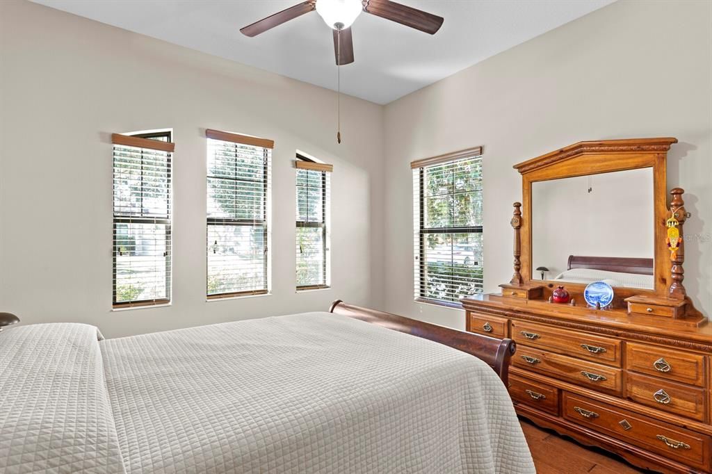 For Sale: $560,000 (4 beds, 3 baths, 2327 Square Feet)