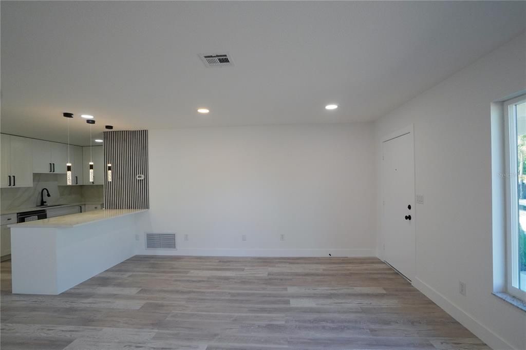 For Sale: $399,000 (3 beds, 2 baths, 1539 Square Feet)