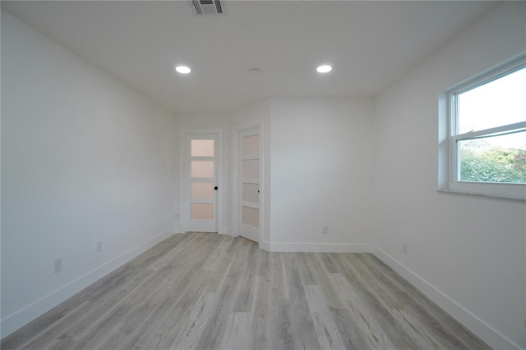 For Sale: $399,000 (3 beds, 2 baths, 1539 Square Feet)