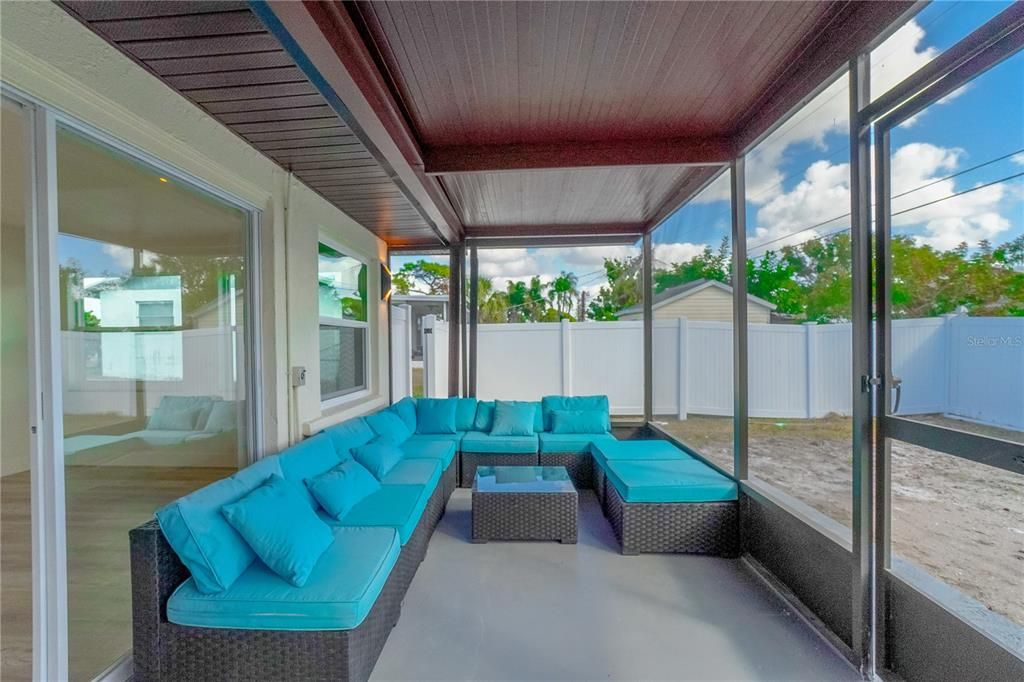 For Sale: $399,000 (3 beds, 2 baths, 1539 Square Feet)