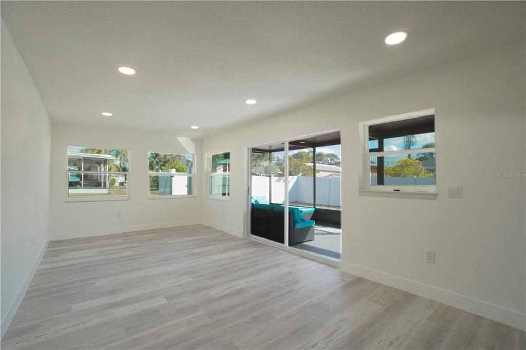 For Sale: $399,000 (3 beds, 2 baths, 1539 Square Feet)