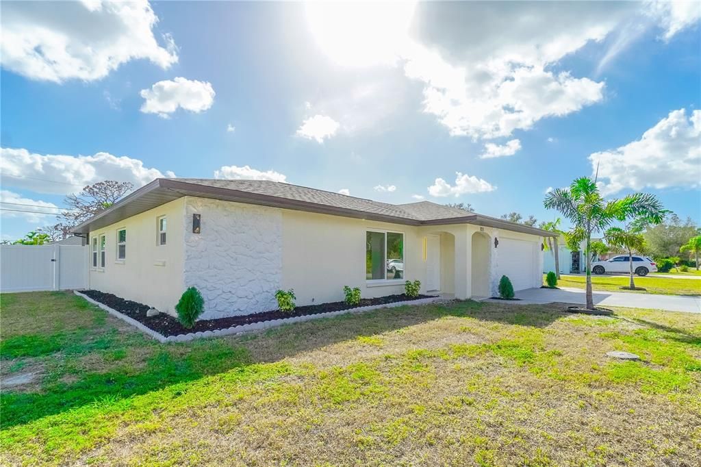 For Sale: $399,000 (3 beds, 2 baths, 1539 Square Feet)