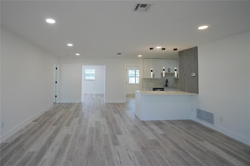 For Sale: $399,000 (3 beds, 2 baths, 1539 Square Feet)