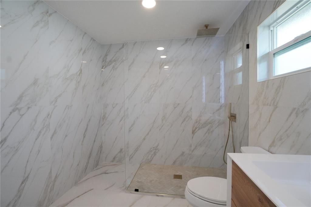 For Sale: $399,000 (3 beds, 2 baths, 1539 Square Feet)