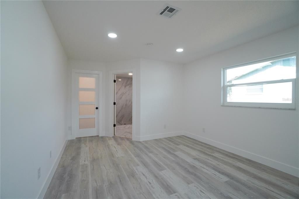 For Sale: $399,000 (3 beds, 2 baths, 1539 Square Feet)