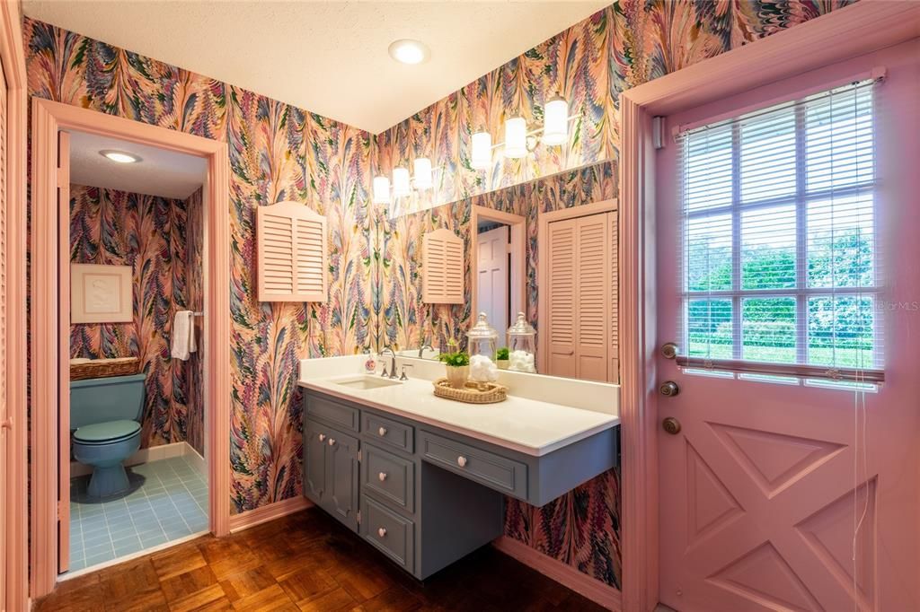 En Venta: $659,000 (4 camas, 2 baños, 2384 Pies cuadrados)