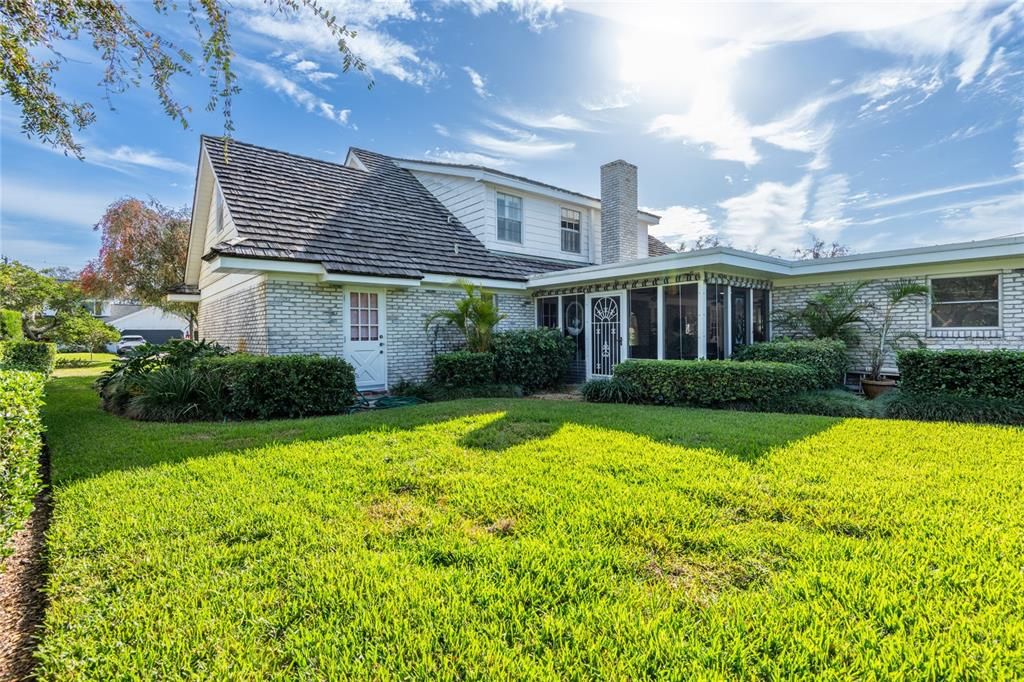 En Venta: $659,000 (4 camas, 2 baños, 2384 Pies cuadrados)