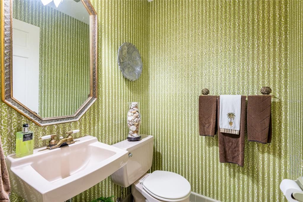 En Venta: $659,000 (4 camas, 2 baños, 2384 Pies cuadrados)