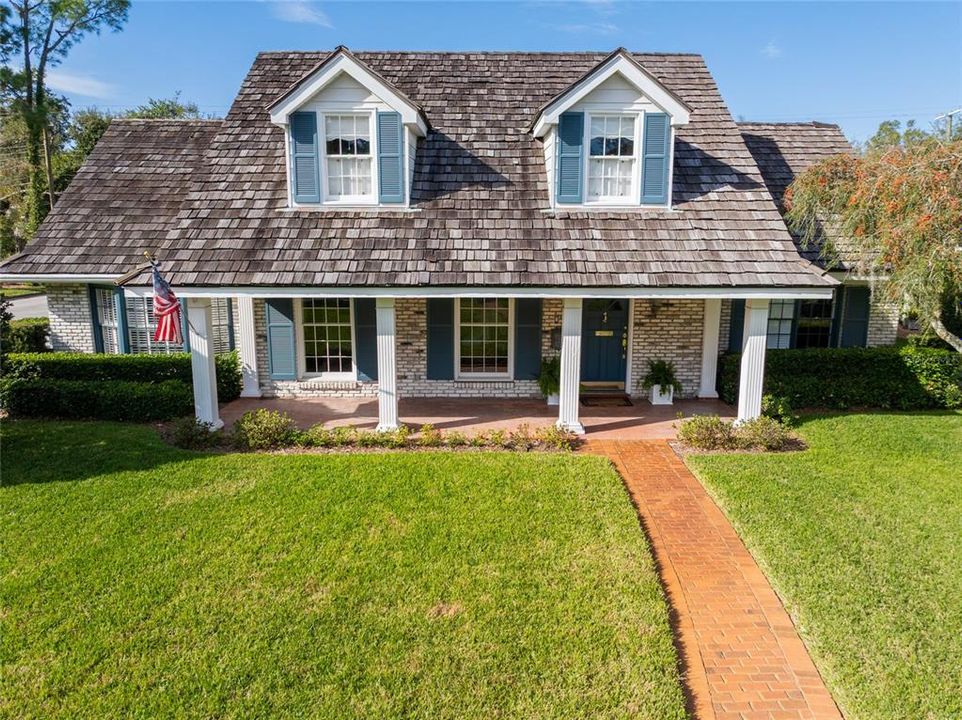 En Venta: $659,000 (4 camas, 2 baños, 2384 Pies cuadrados)