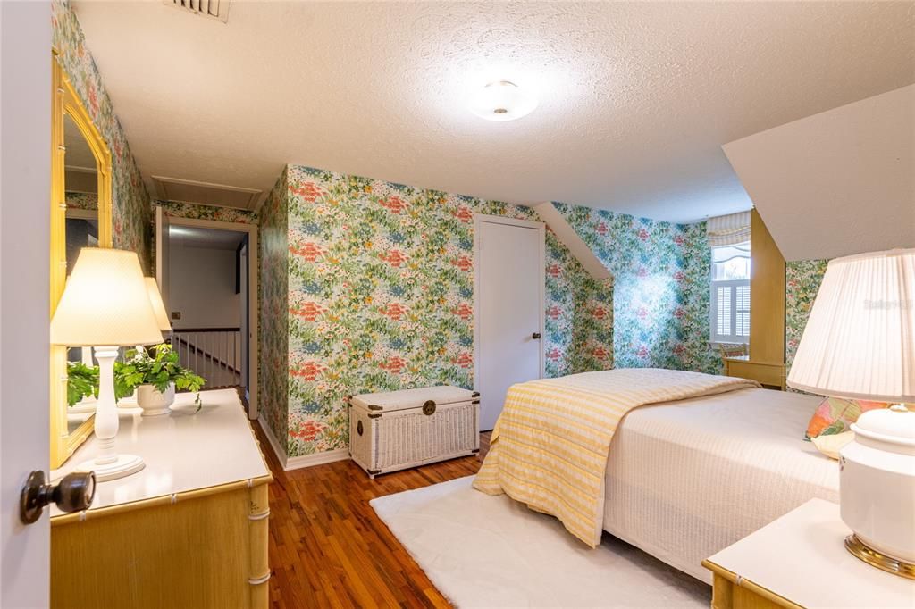 En Venta: $659,000 (4 camas, 2 baños, 2384 Pies cuadrados)