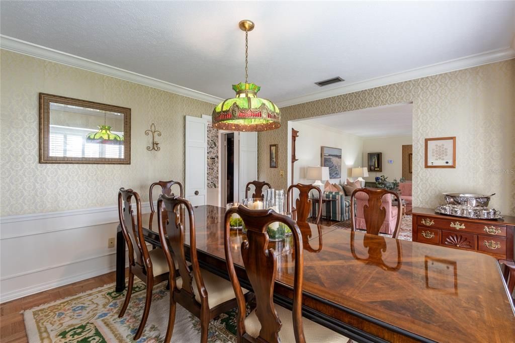 En Venta: $659,000 (4 camas, 2 baños, 2384 Pies cuadrados)