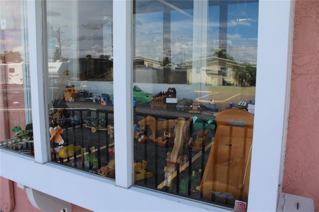 待售: $180,000 (2 贝兹, 1 浴室, 936 平方英尺)