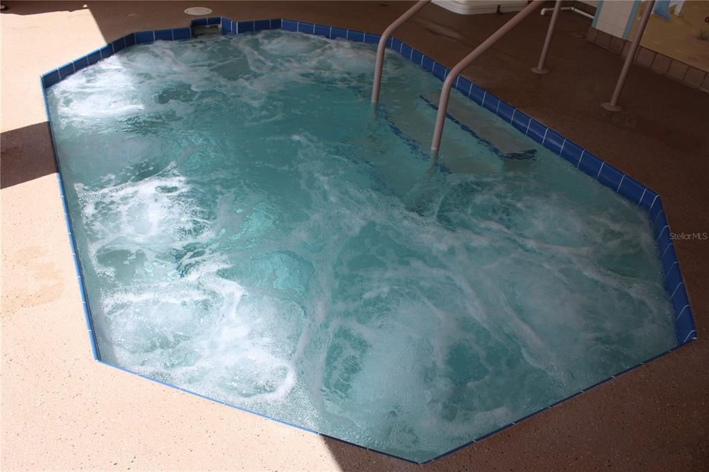 待售: $180,000 (2 贝兹, 1 浴室, 936 平方英尺)