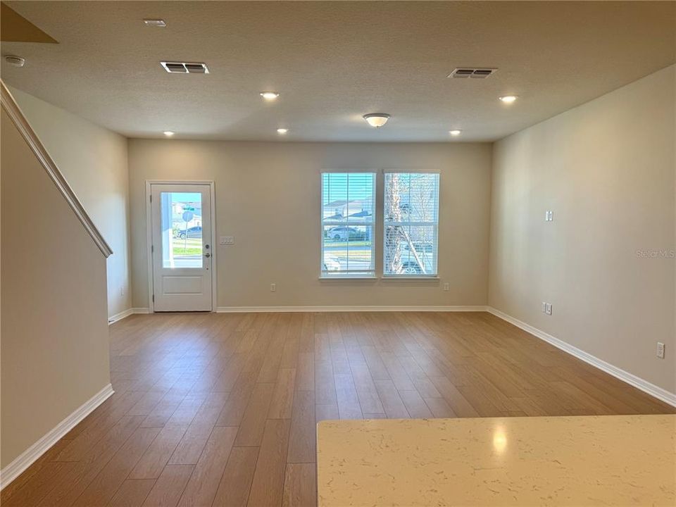 For Rent: $2,600 (3 beds, 2 baths, 1683 Square Feet)