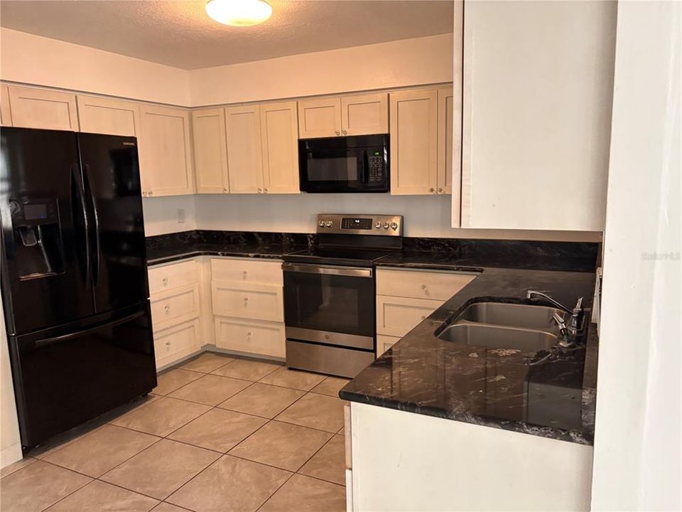 For Rent: $1,700 (2 beds, 2 baths, 1617 Square Feet)