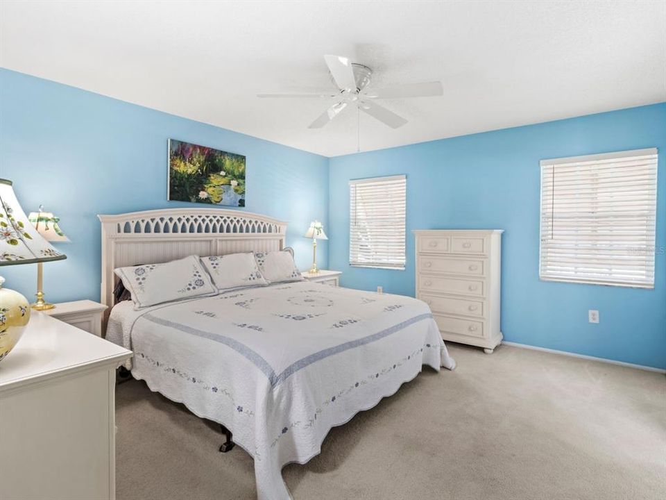 На продажу: $278,000 (3 спален, 2 ванн, 1945 Квадратных фут)