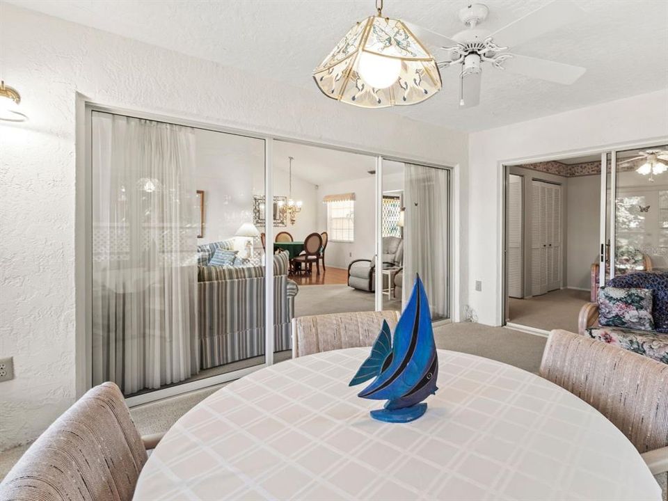 На продажу: $278,000 (3 спален, 2 ванн, 1945 Квадратных фут)