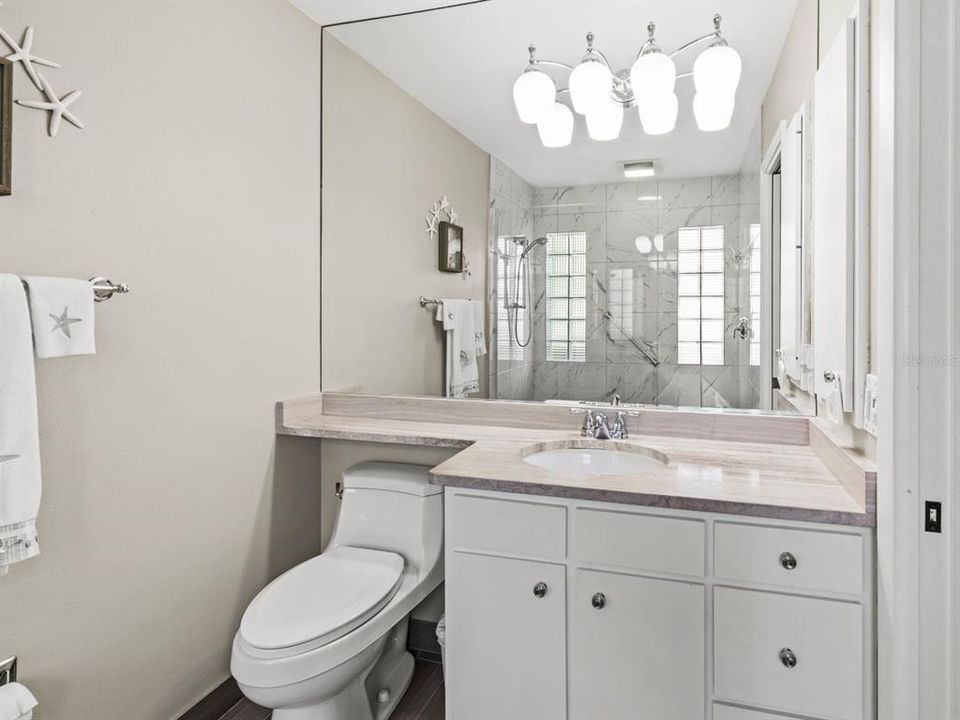 На продажу: $278,000 (3 спален, 2 ванн, 1945 Квадратных фут)