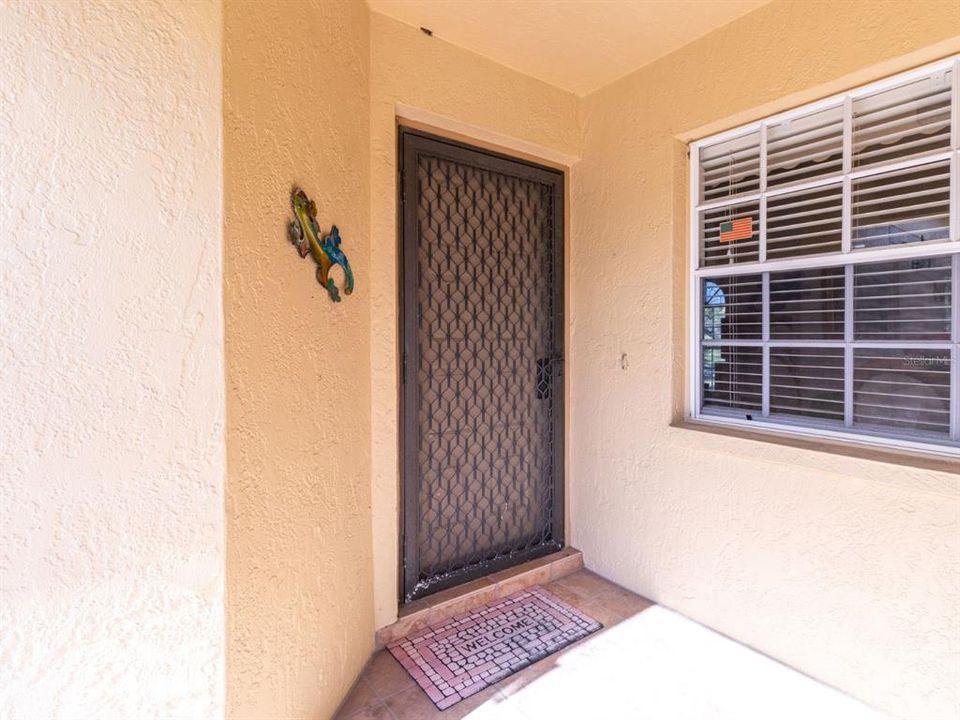 На продажу: $278,000 (3 спален, 2 ванн, 1945 Квадратных фут)