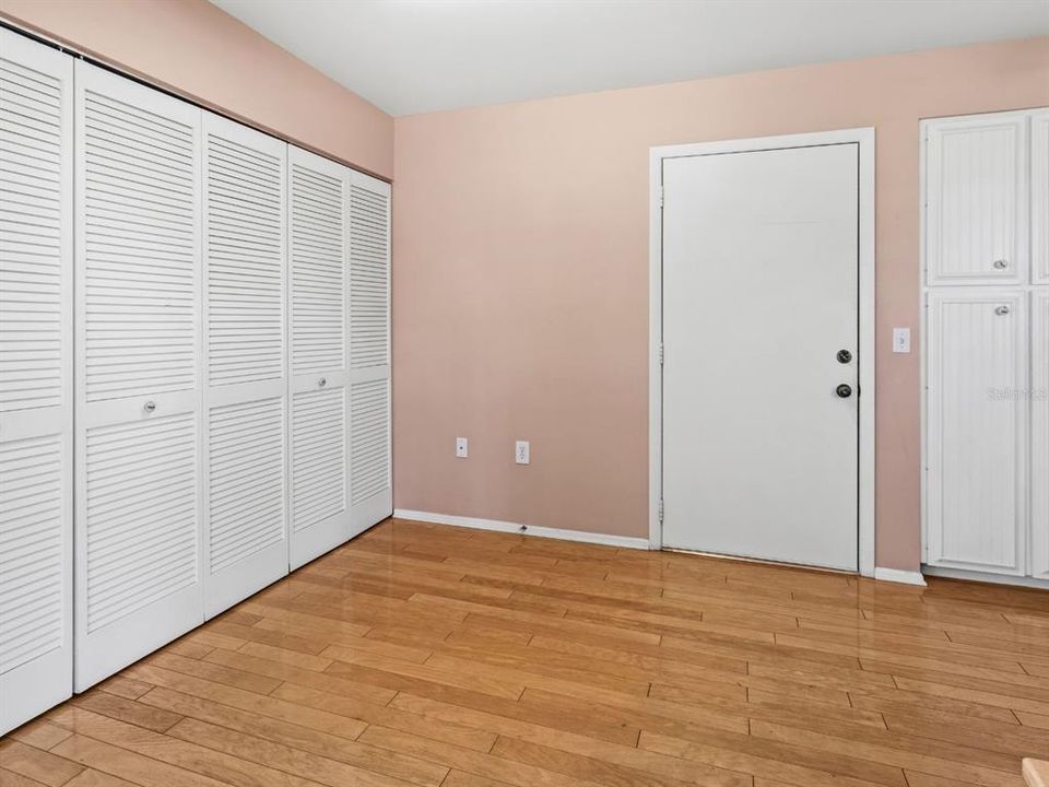 На продажу: $278,000 (3 спален, 2 ванн, 1945 Квадратных фут)