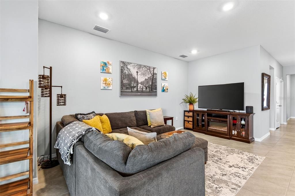 For Sale: $439,900 (4 beds, 2 baths, 2037 Square Feet)