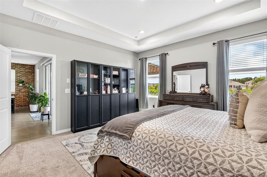 For Sale: $439,900 (4 beds, 2 baths, 2037 Square Feet)