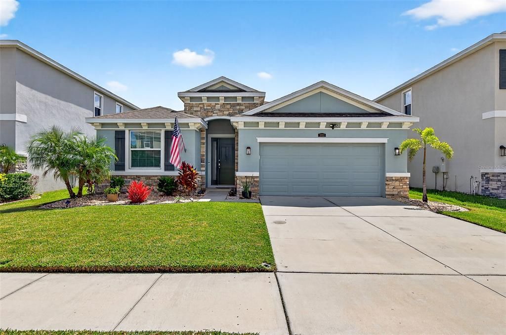 For Sale: $439,900 (4 beds, 2 baths, 2037 Square Feet)