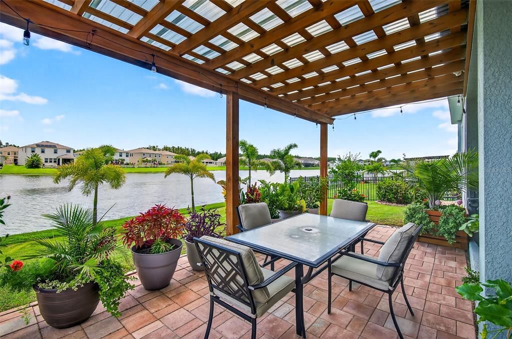 For Sale: $439,900 (4 beds, 2 baths, 2037 Square Feet)