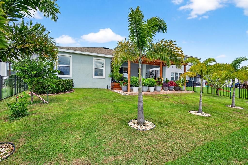 For Sale: $439,900 (4 beds, 2 baths, 2037 Square Feet)