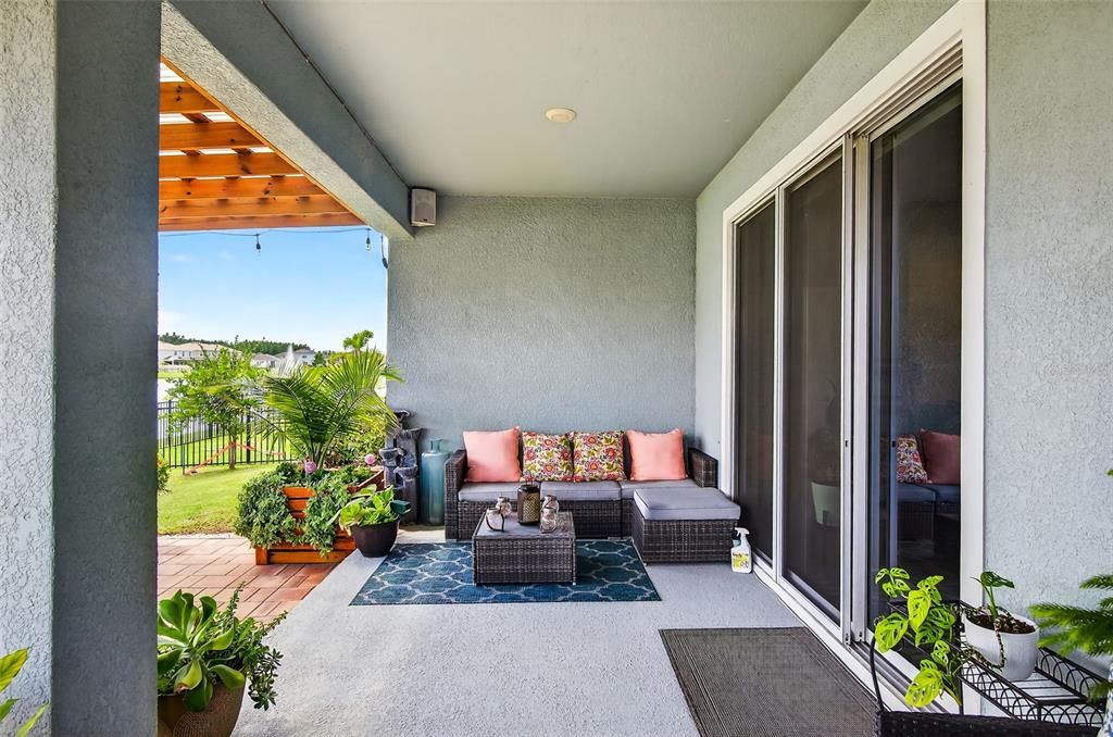 For Sale: $439,900 (4 beds, 2 baths, 2037 Square Feet)