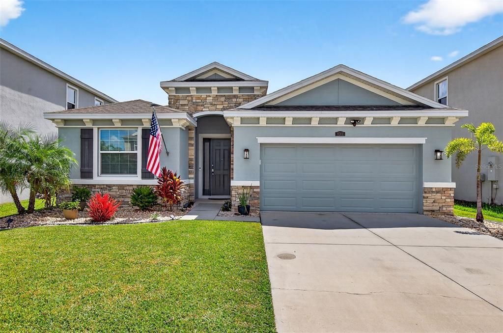 For Sale: $439,900 (4 beds, 2 baths, 2037 Square Feet)