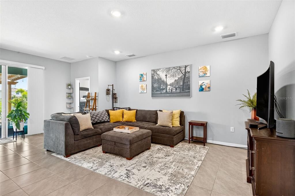 For Sale: $439,900 (4 beds, 2 baths, 2037 Square Feet)