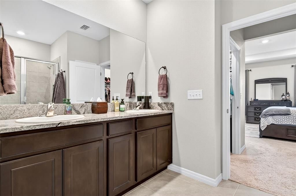 For Sale: $439,900 (4 beds, 2 baths, 2037 Square Feet)