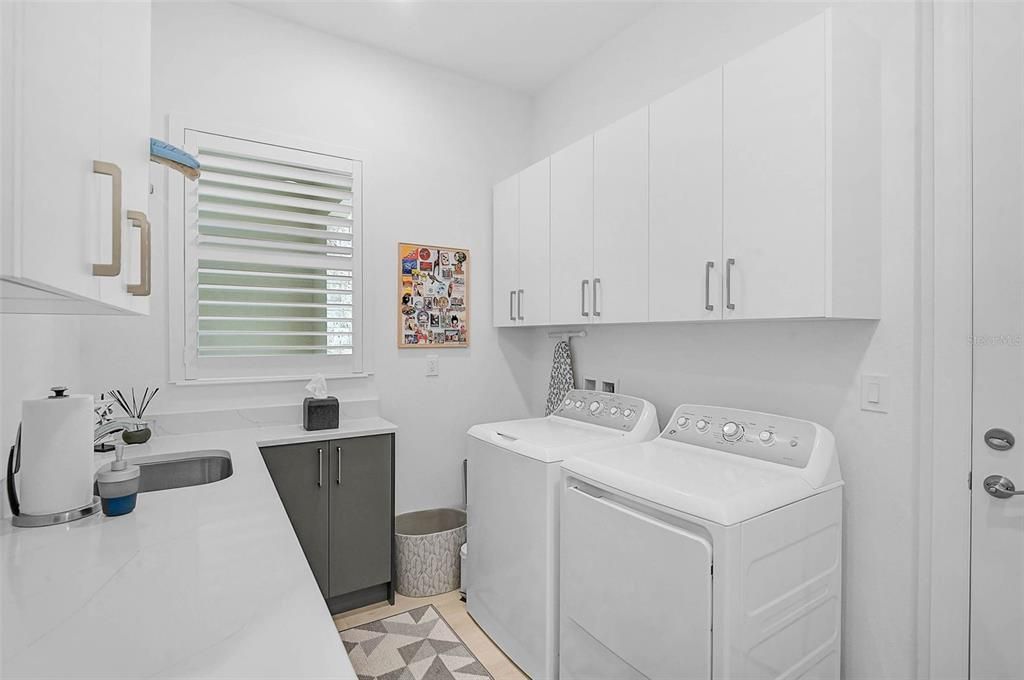 待售: $949,900 (3 贝兹, 3 浴室, 2567 平方英尺)