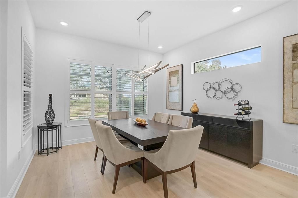 待售: $949,900 (3 贝兹, 3 浴室, 2567 平方英尺)