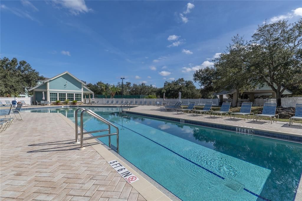 For Sale: $165,000 (2 beds, 2 baths, 1024 Square Feet)