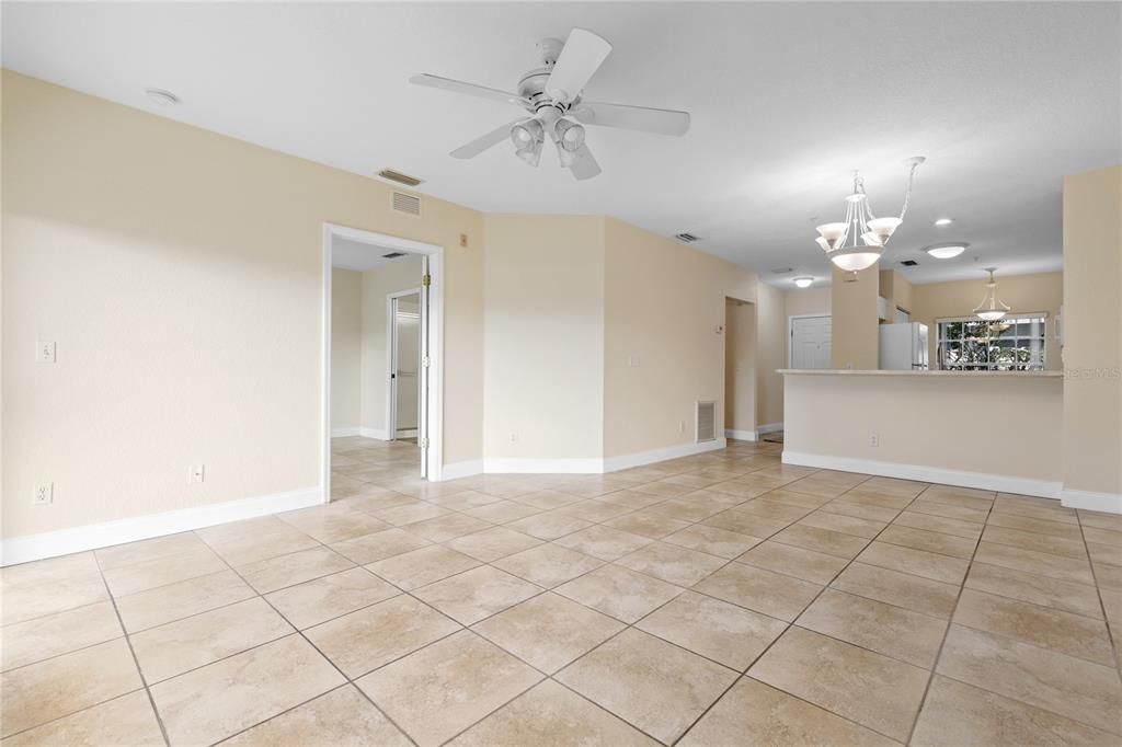 For Sale: $165,000 (2 beds, 2 baths, 1024 Square Feet)