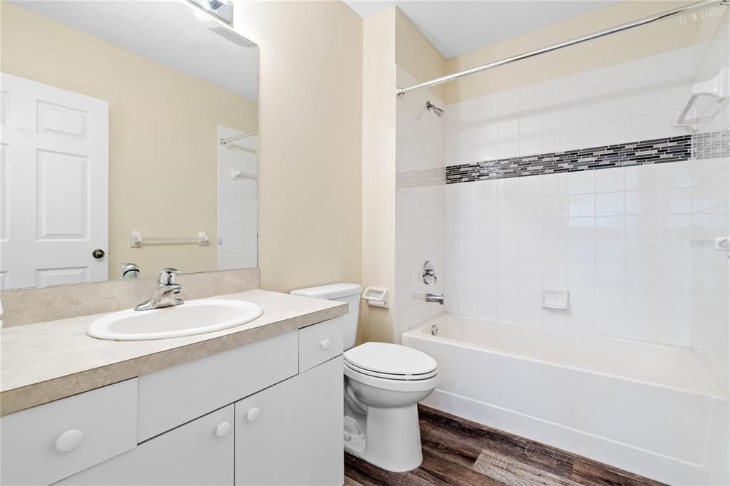 For Sale: $165,000 (2 beds, 2 baths, 1024 Square Feet)