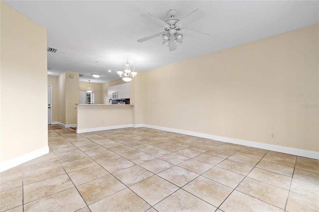 For Sale: $165,000 (2 beds, 2 baths, 1024 Square Feet)