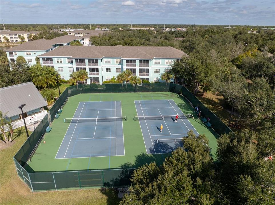 For Sale: $165,000 (2 beds, 2 baths, 1024 Square Feet)