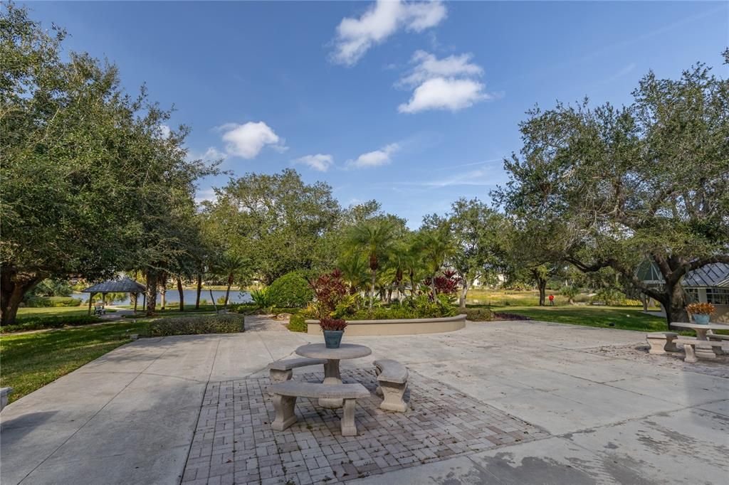 For Sale: $165,000 (2 beds, 2 baths, 1024 Square Feet)